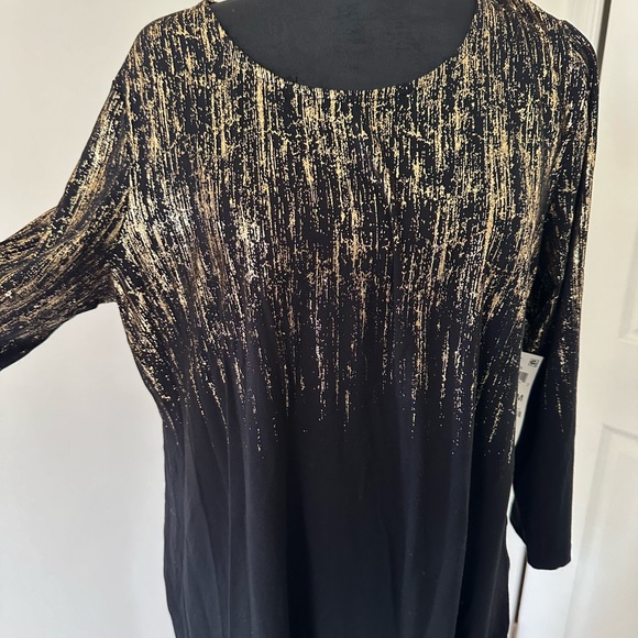 Top - Picture 2 of 3